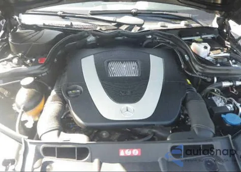 2009 Mercedes-Benz C300 z USA, uszkodzony, nr VIN WDDGF54X69R045282